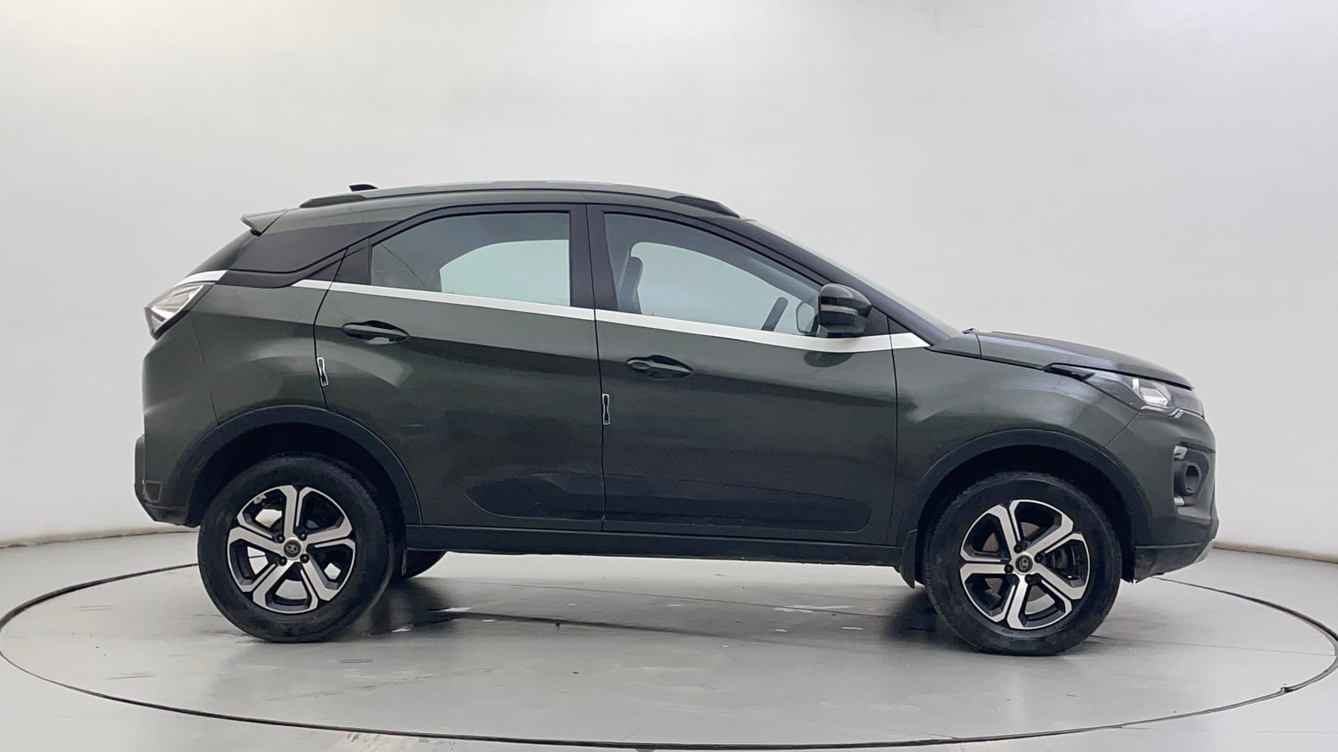 Used 2022 Tata Nexon XZ Plus Diesel Diesel Manual exterior RIGHT SIDE VIEW