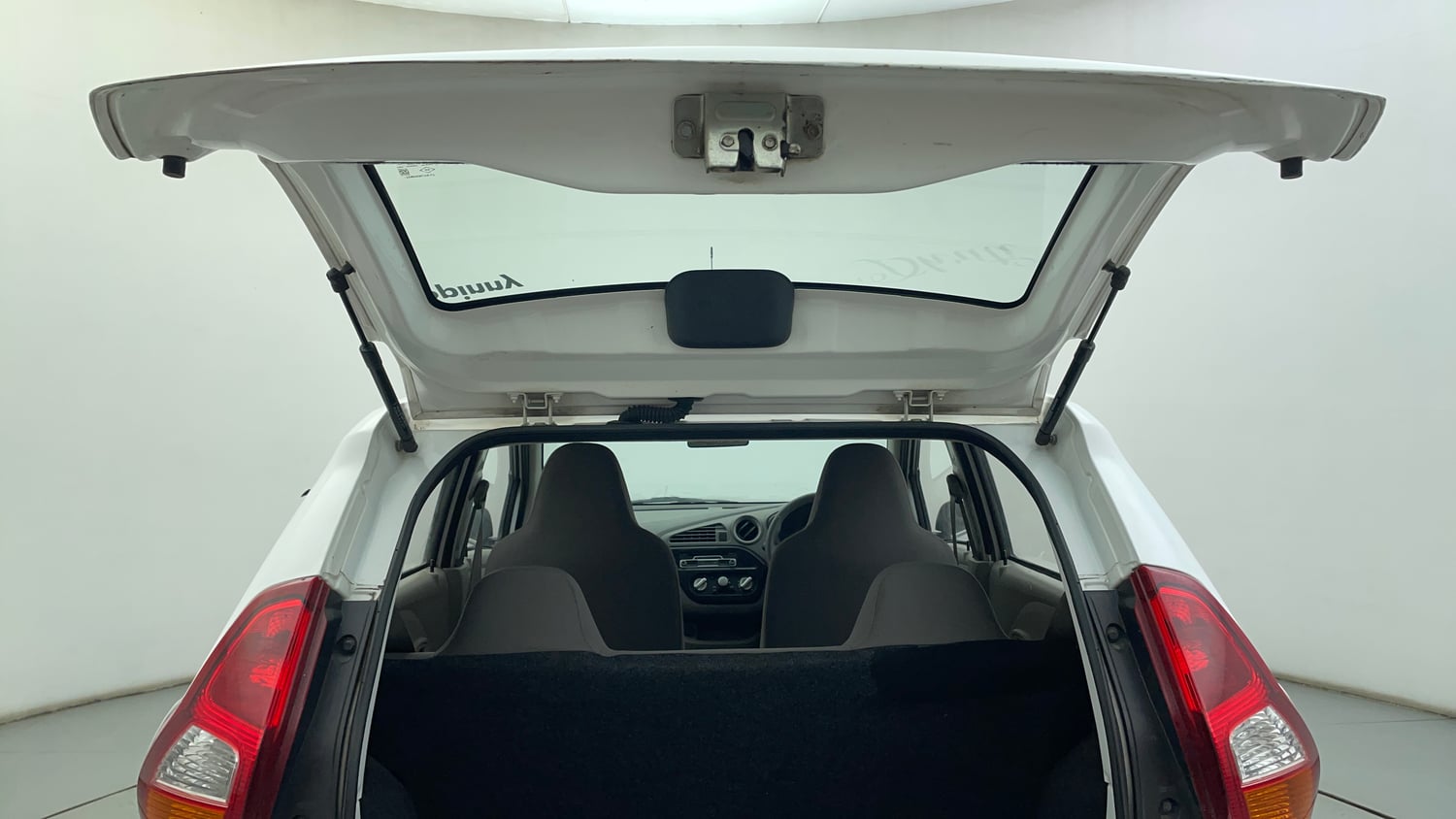 Used 2017 Datsun Redi-GO T (O) Petrol Manual interior DICKY DOOR OPEN VIEW