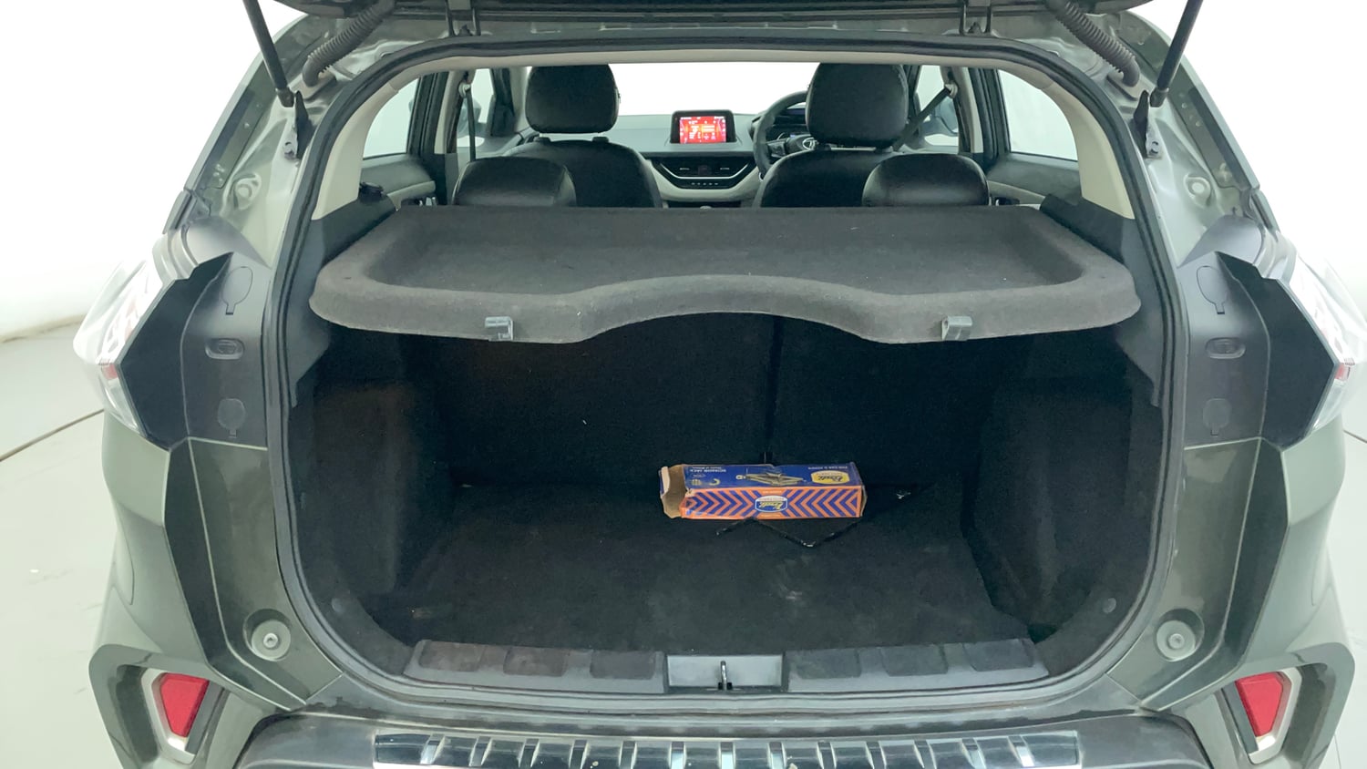 Used 2022 Tata Nexon XZ Plus Diesel Diesel Manual interior DICKY INSIDE VIEW