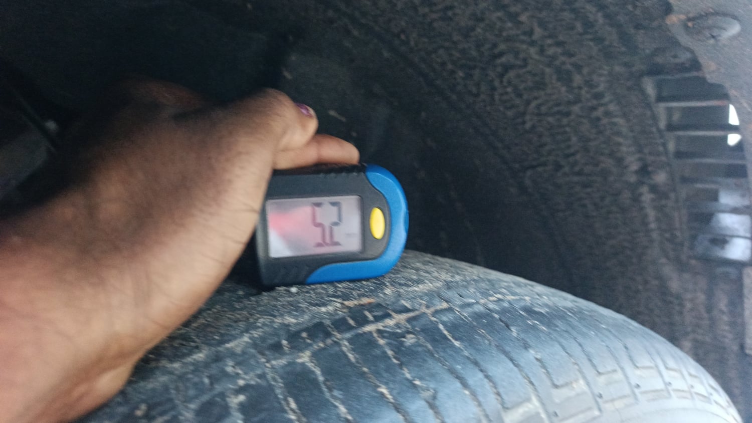 Used 2022 Mahindra Scorpio N Z8 L Diesel AT 4WD 7 STR Diesel Automatic tyres RIGHT FRONT TYRE TREAD VIEW