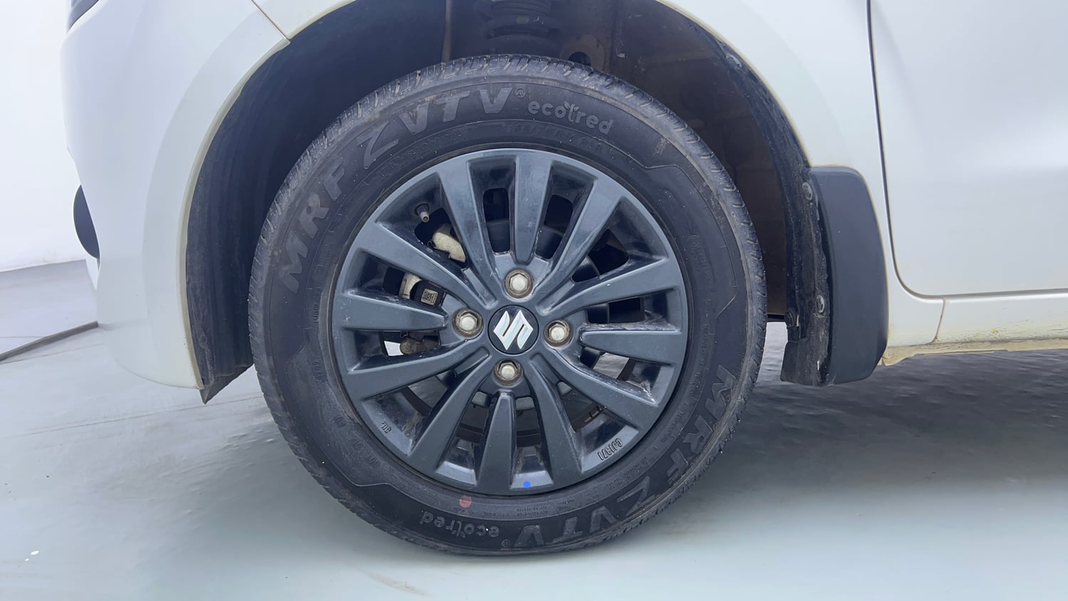 Used 2023 Maruti Suzuki Wagon R ZXI Plus 1.2 Petrol Manual tyres LEFT FRONT TYRE RIM VIEW