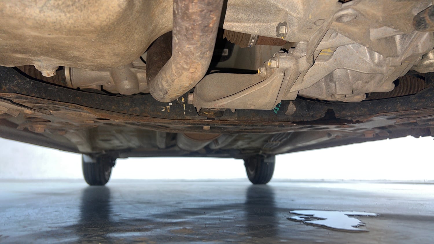 Used 2023 Maruti Suzuki Wagon R ZXI Plus 1.2 Petrol Manual extra FRONT LEFT UNDERBODY VIEW