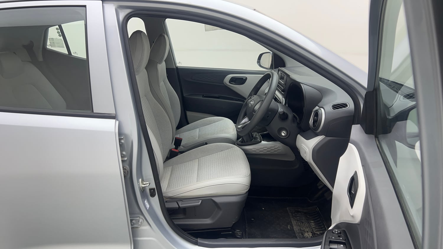 Used 2022 Hyundai Grand i10 Nios Magna 1.2 Kappa VTVT Petrol Manual interior RIGHT SIDE FRONT DOOR CABIN VIEW