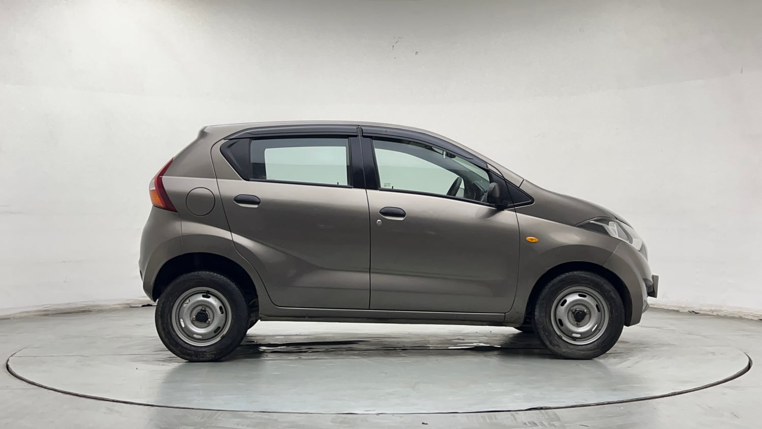 Used 2018 Datsun Redi-GO A Petrol Manual exterior RIGHT SIDE VIEW