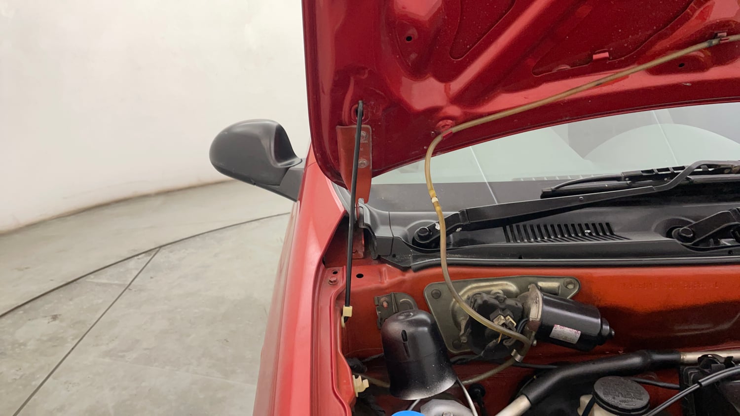 Used 2016 Maruti Suzuki Alto 800 Lxi Petrol Manual engine ENGINE RIGHT SIDE HINGE & APRON VIEW