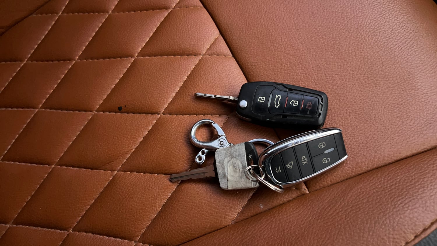 Used 2024 Nissan Magnite XE Petrol Manual extra CAR KEY VIEW