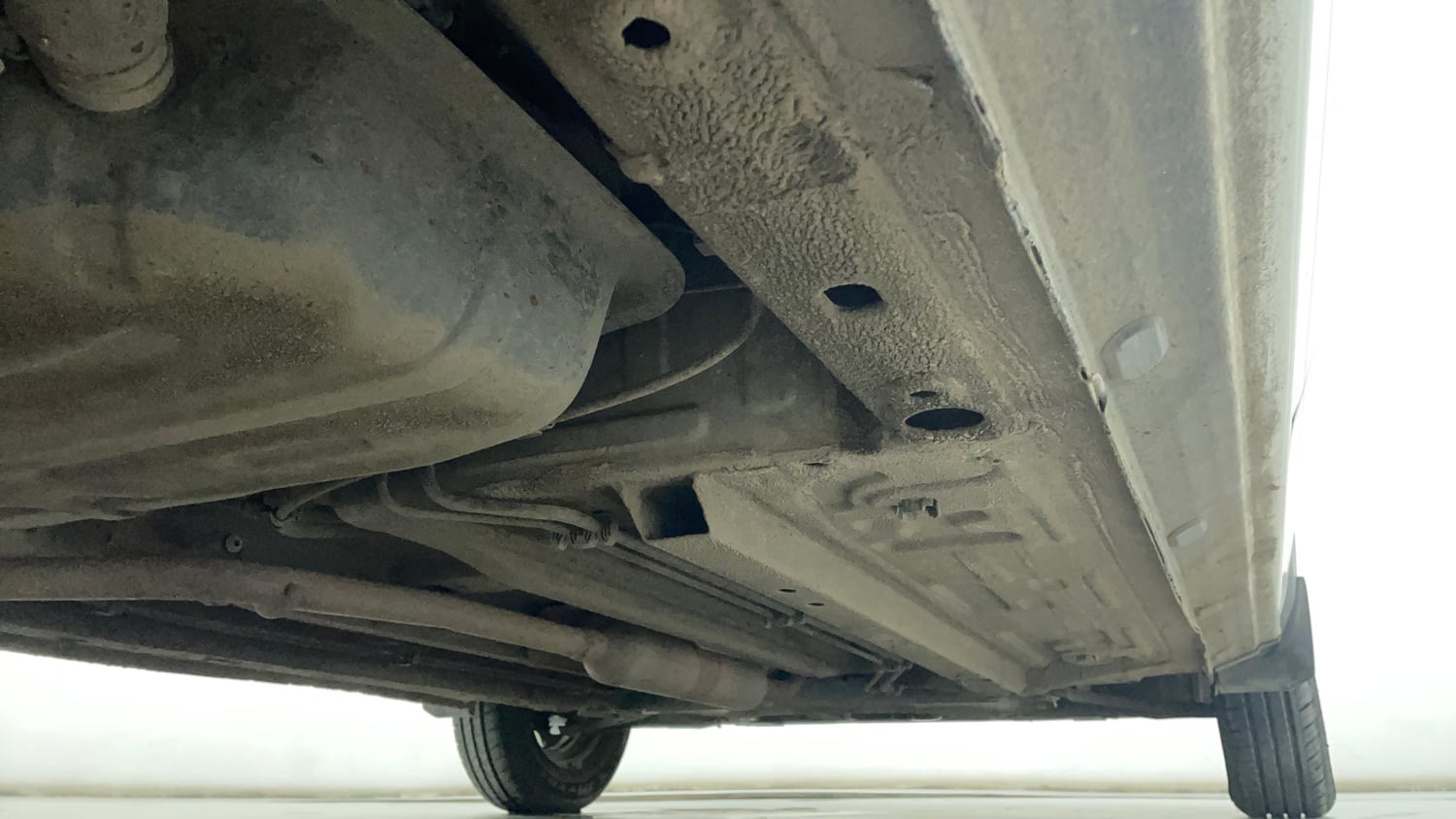 Used 2019 Renault Triber RXZ Petrol Manual extra REAR RIGHT UNDERBODY VIEW