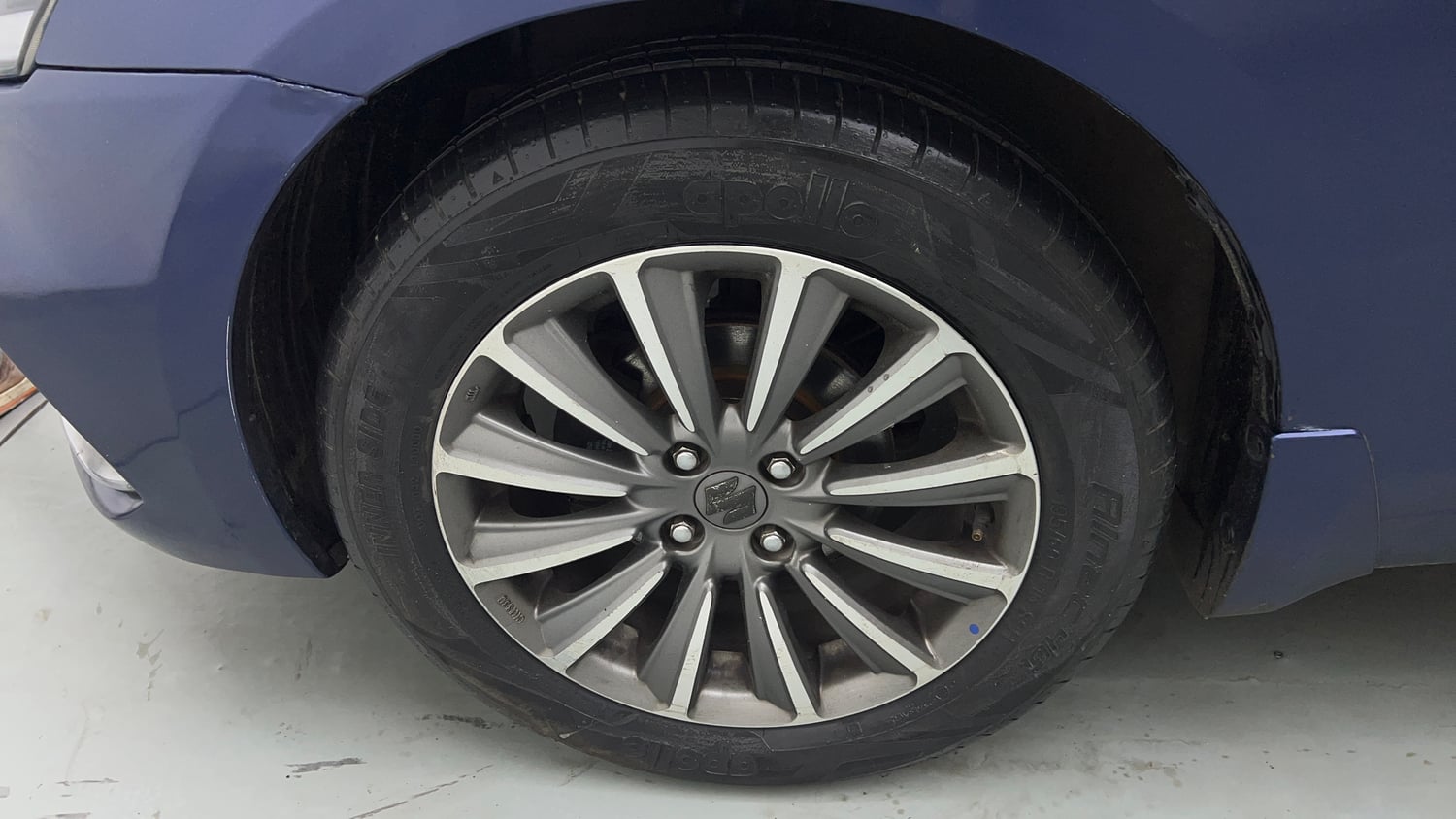 Used 2020 Maruti Suzuki Ciaz Alpha Hybrid 1.5 Petrol Manual tyres LEFT FRONT TYRE RIM VIEW