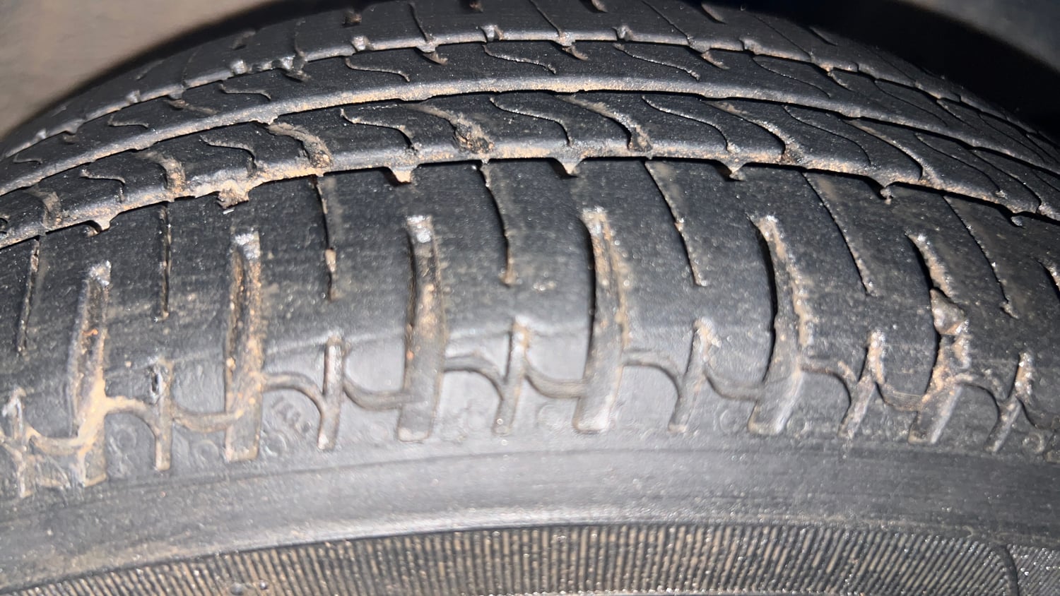 Used 2016 Tata Nano Twist XTA Petrol Automatic tyres RIGHT FRONT TYRE TREAD VIEW