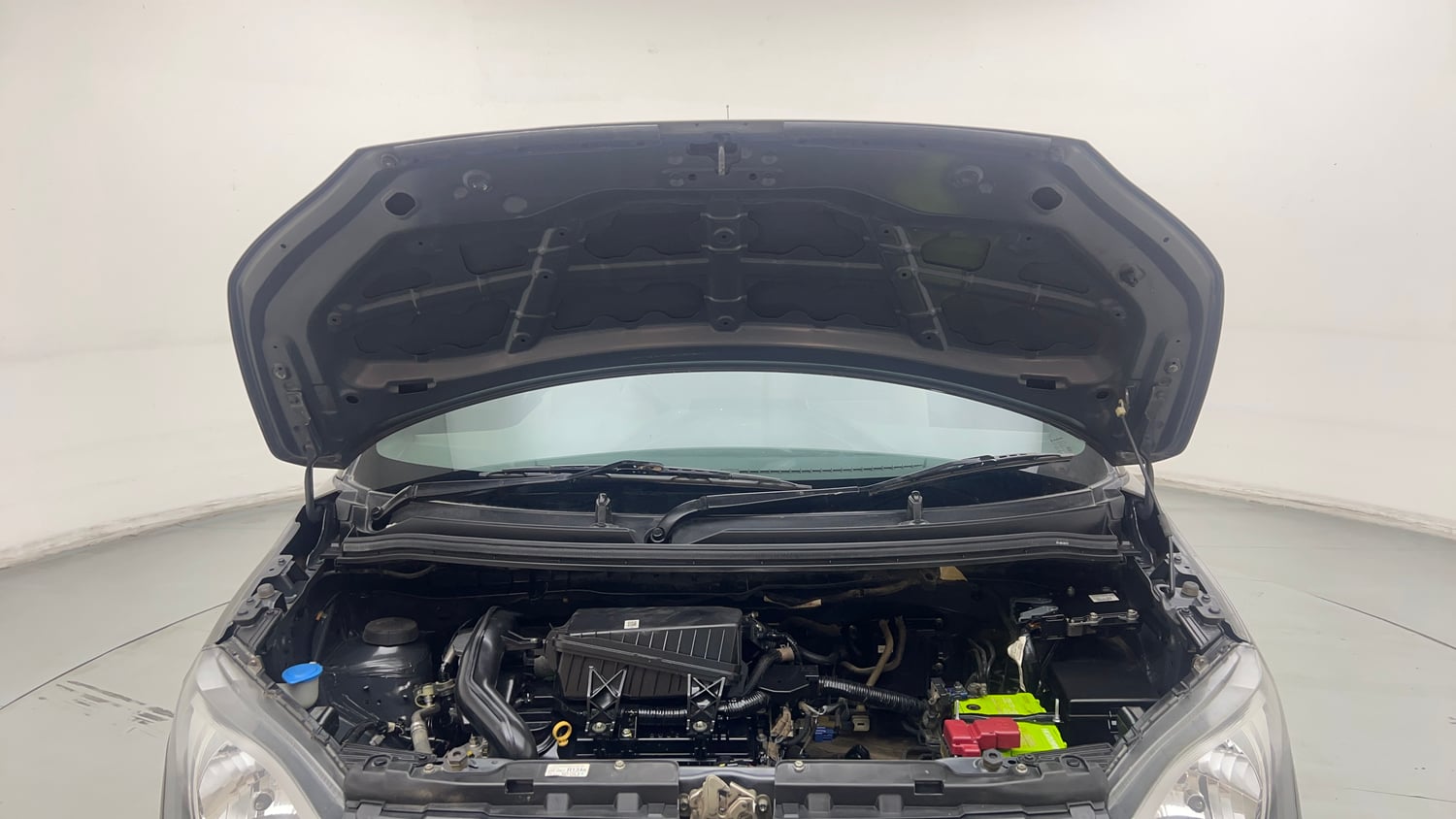 Used 2022 Maruti Suzuki Wagon R LXI 1.0 Petrol Manual engine ENGINE & BONNET OPEN FRONT VIEW