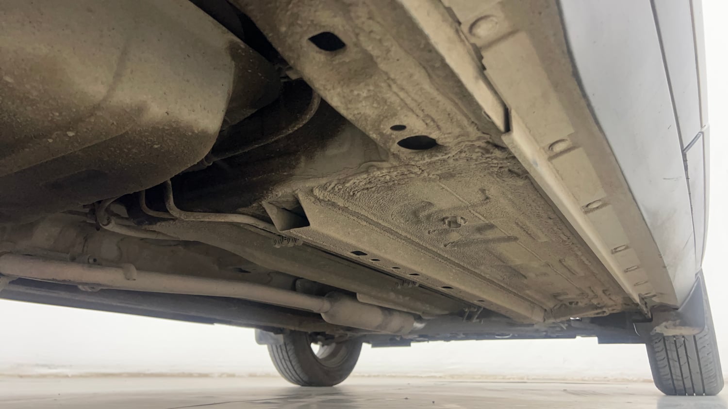 Used 2023 Nissan Magnite XV Petrol Manual extra REAR RIGHT UNDERBODY VIEW