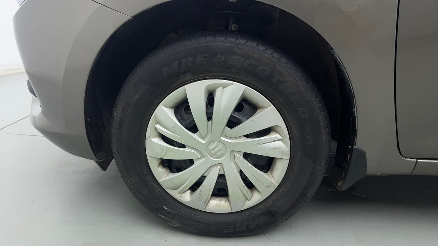 Used 2025 Maruti Suzuki Swift VXi Petrol Manual tyres LEFT FRONT TYRE RIM VIEW