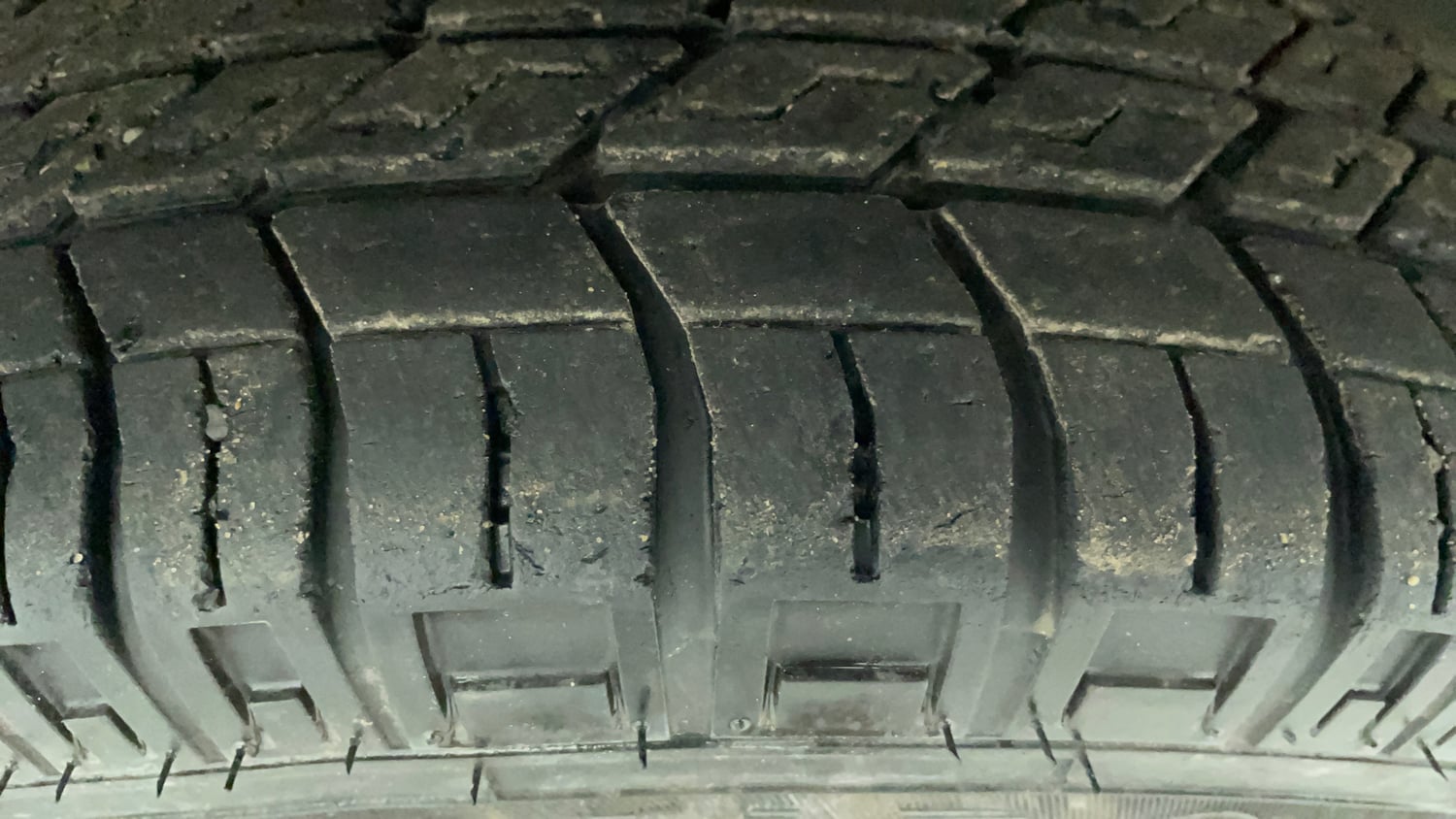 Used 2021 Maruti Suzuki Eeco 5 STR WITH A/C+HTR Petrol Manual tyres LEFT FRONT TYRE TREAD VIEW