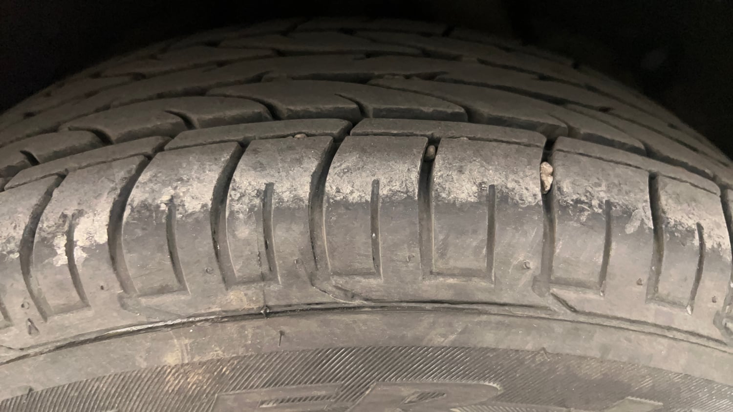 Used 2020 Hyundai Creta SX 1.6 AT CRDi Diesel Automatic tyres LEFT REAR TYRE TREAD VIEW