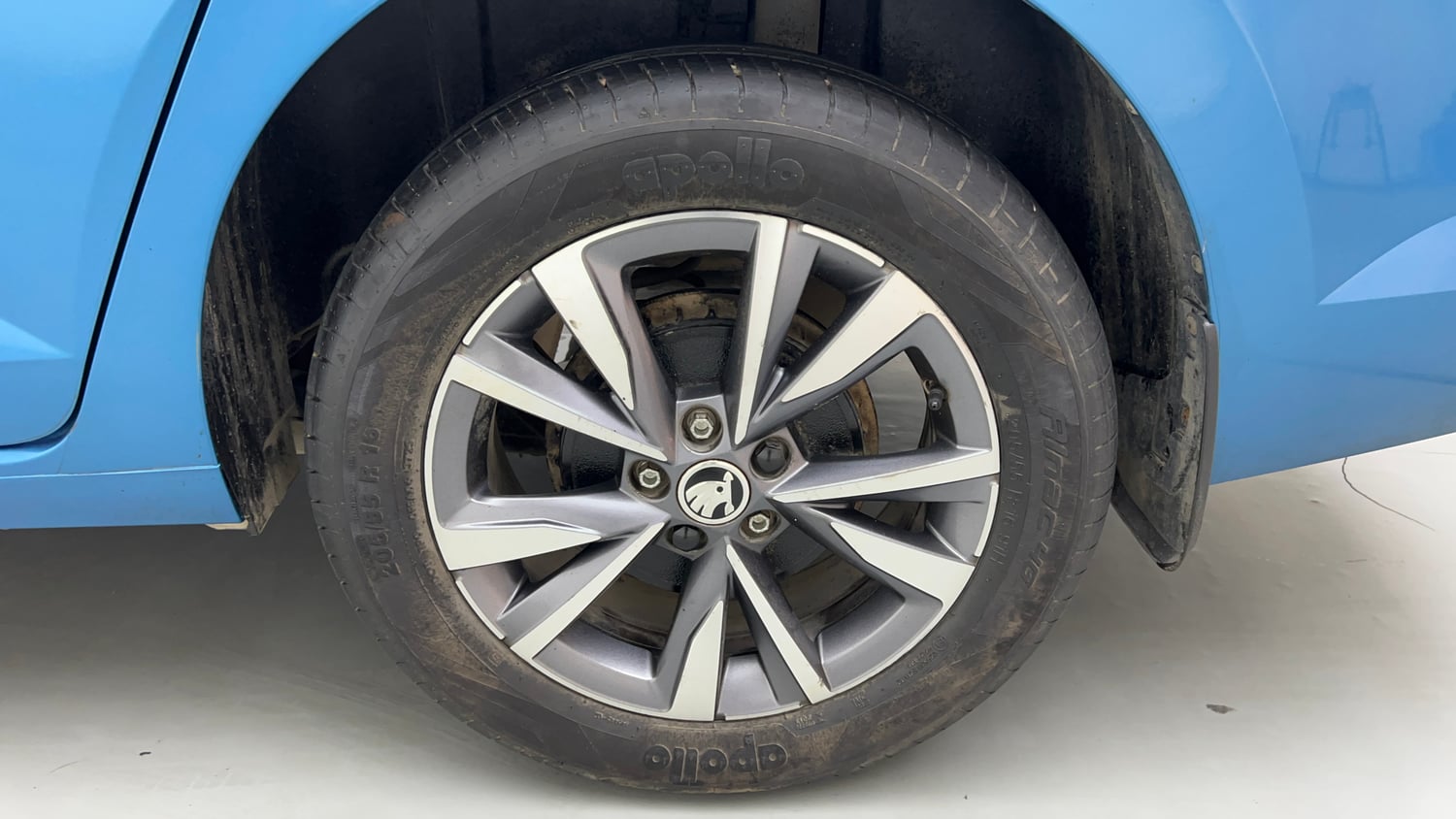 Used 2022 Skoda Slavia Style 1.5L TSI DSG Petrol Automatic tyres LEFT REAR TYRE RIM VIEW