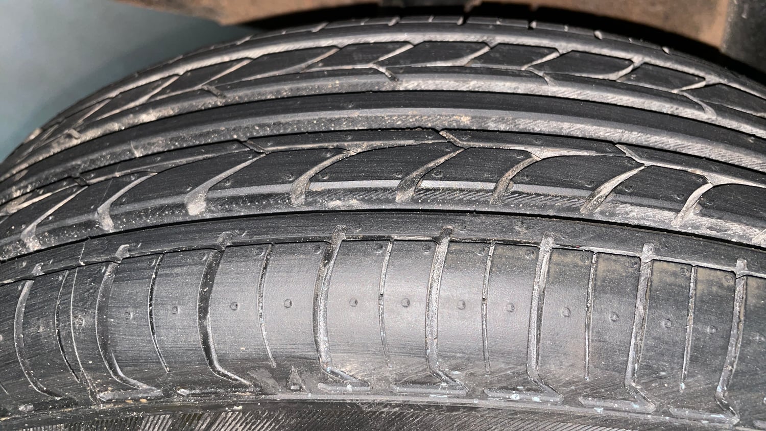 Used 2016 Renault Kwid RXL Petrol Manual tyres RIGHT REAR TYRE TREAD VIEW