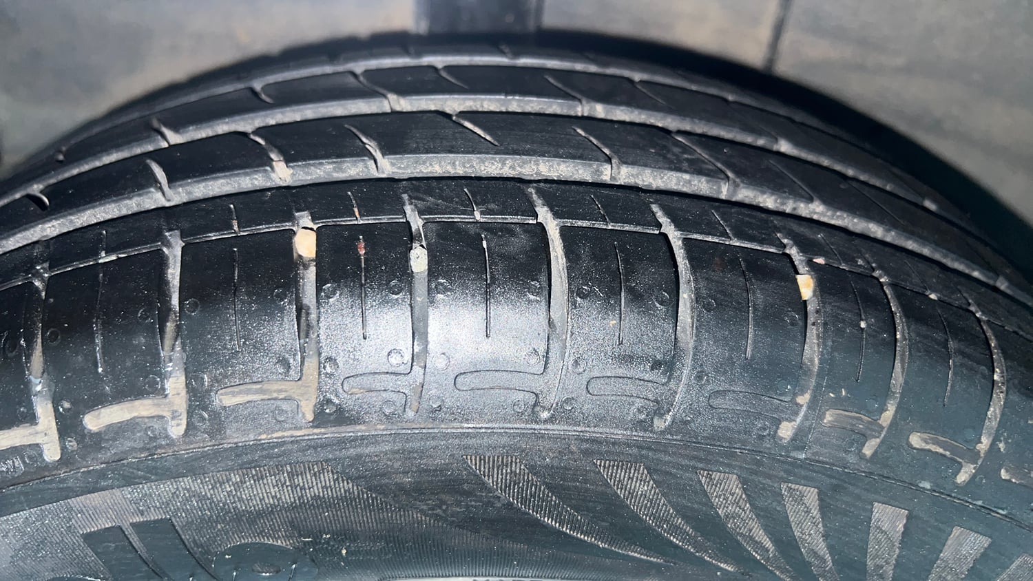 Used 2022 Hyundai Grand i10 Nios Magna 1.2 Kappa VTVT Petrol Manual tyres RIGHT REAR TYRE TREAD VIEW