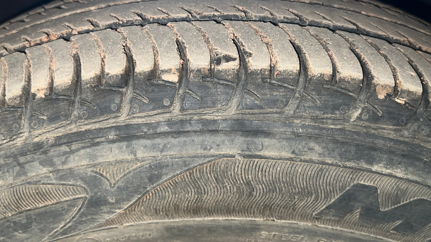 Used 2016 Maruti Suzuki Celerio VXi AMT Petrol Automatic tyres RIGHT FRONT TYRE TREAD VIEW