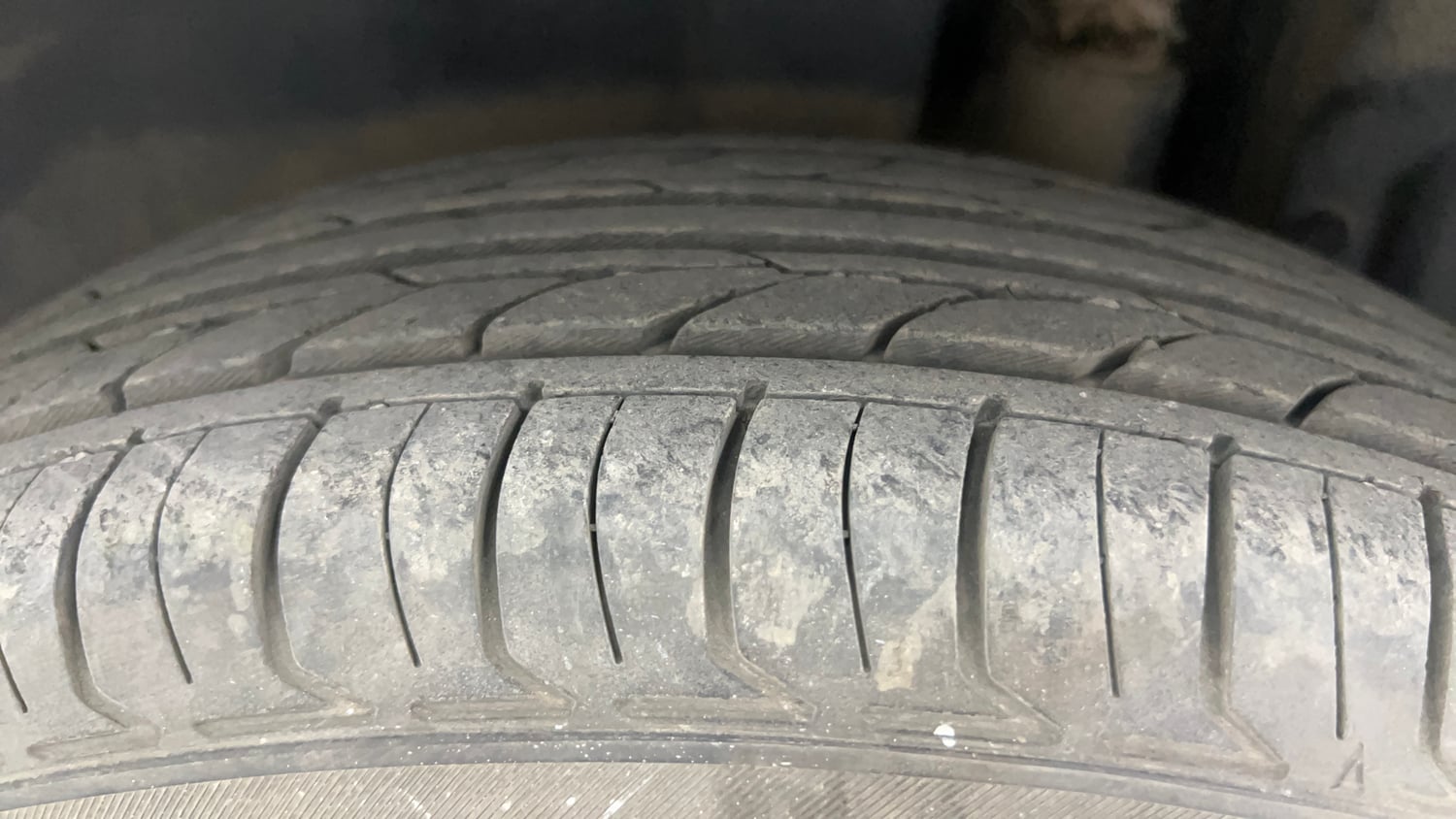 Used 2012 Maruti Suzuki Swift VXi Petrol Manual tyres LEFT REAR TYRE TREAD VIEW