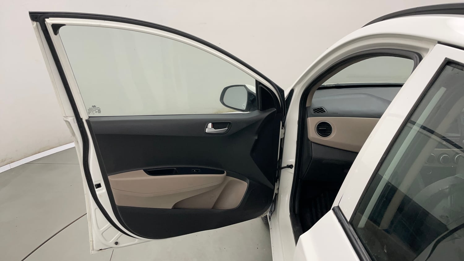 Used 2017 Hyundai Grand i10 Sportz (O) 1.2 Kappa VTVT Petrol Manual interior LEFT FRONT DOOR OPEN VIEW