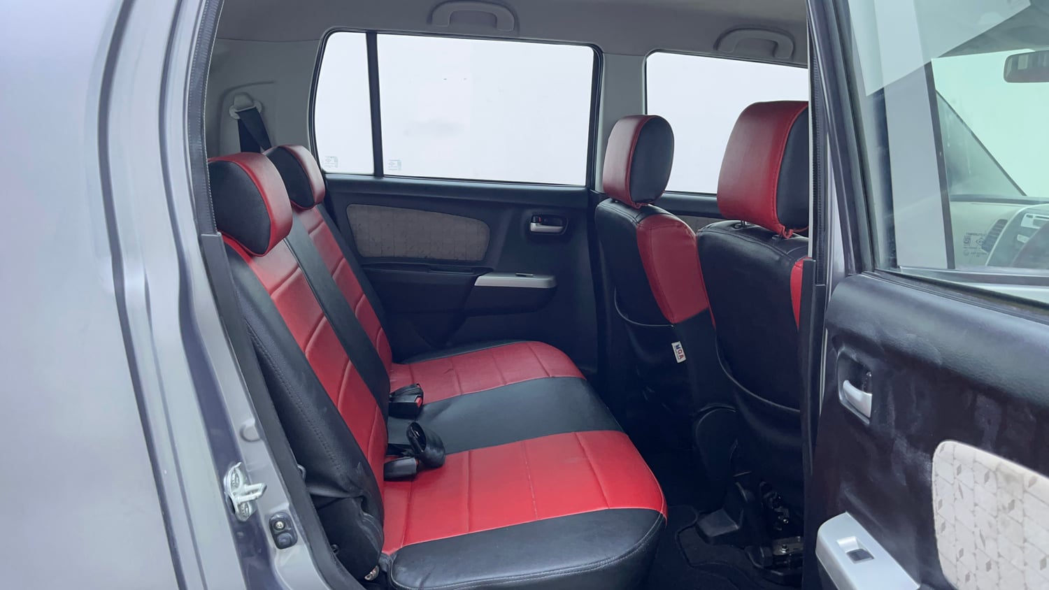 Used 2014 Maruti Suzuki Wagon R VXI Petrol Manual interior RIGHT SIDE REAR DOOR CABIN VIEW