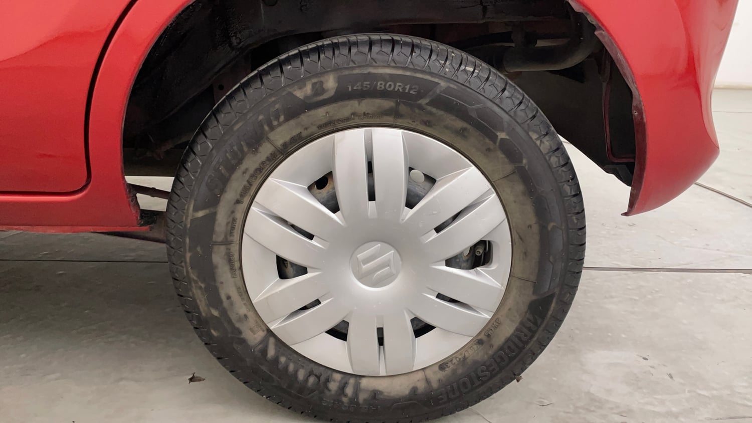 Used 2016 Maruti Suzuki Alto 800 Lxi Petrol Manual tyres LEFT REAR TYRE RIM VIEW
