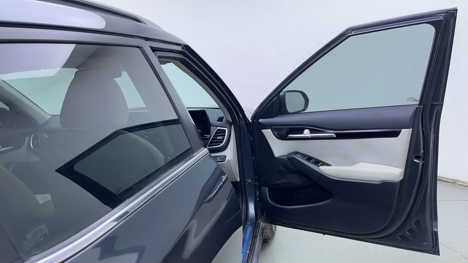 Used 2023 Kia Seltos HTX 1.5 Diesel AT Diesel Automatic interior RIGHT FRONT DOOR OPEN VIEW