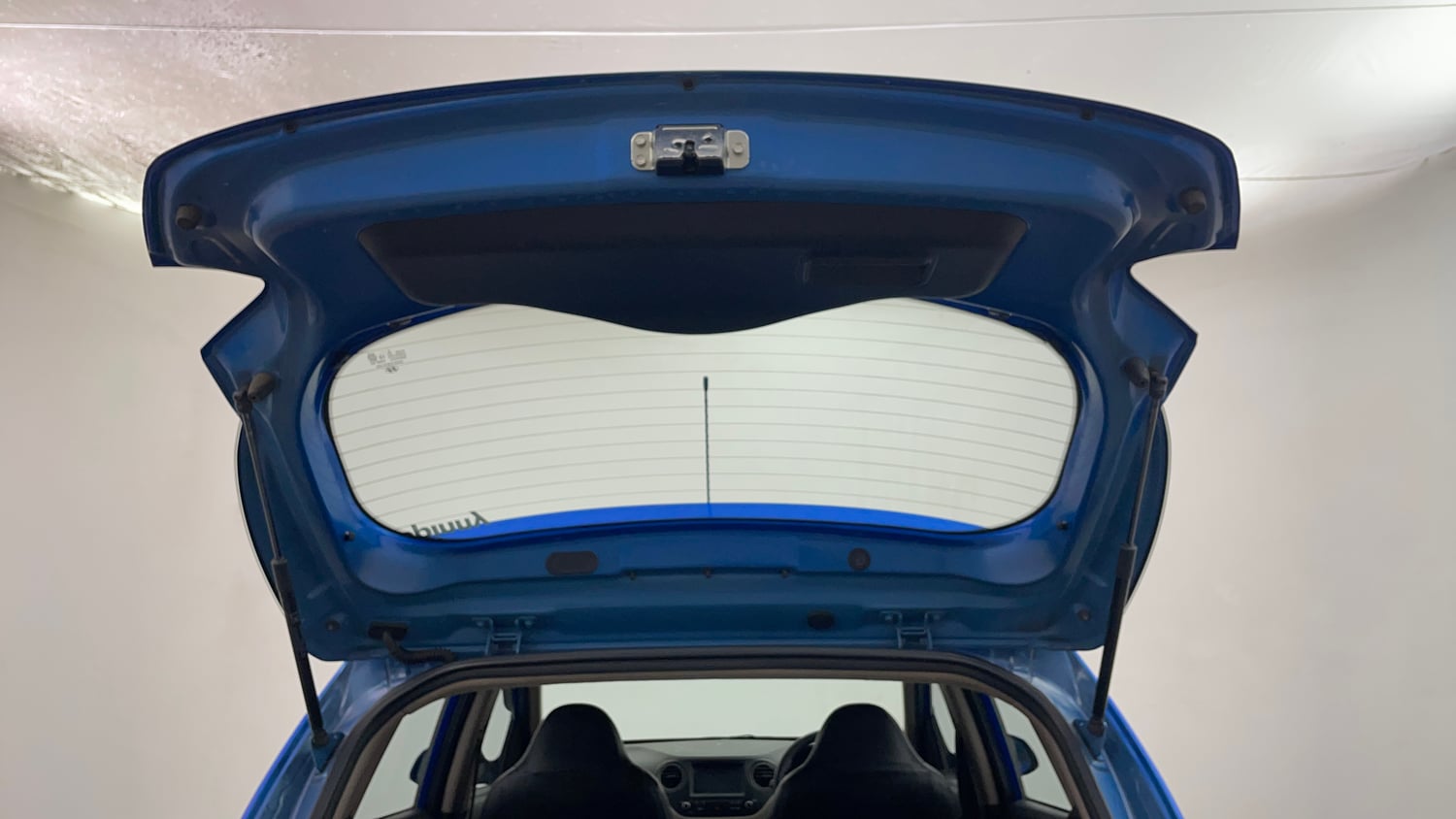 Used 2019 Hyundai Grand i10 Sportz AT 1.2 Kappa VTVT Petrol Automatic interior DICKY DOOR OPEN VIEW