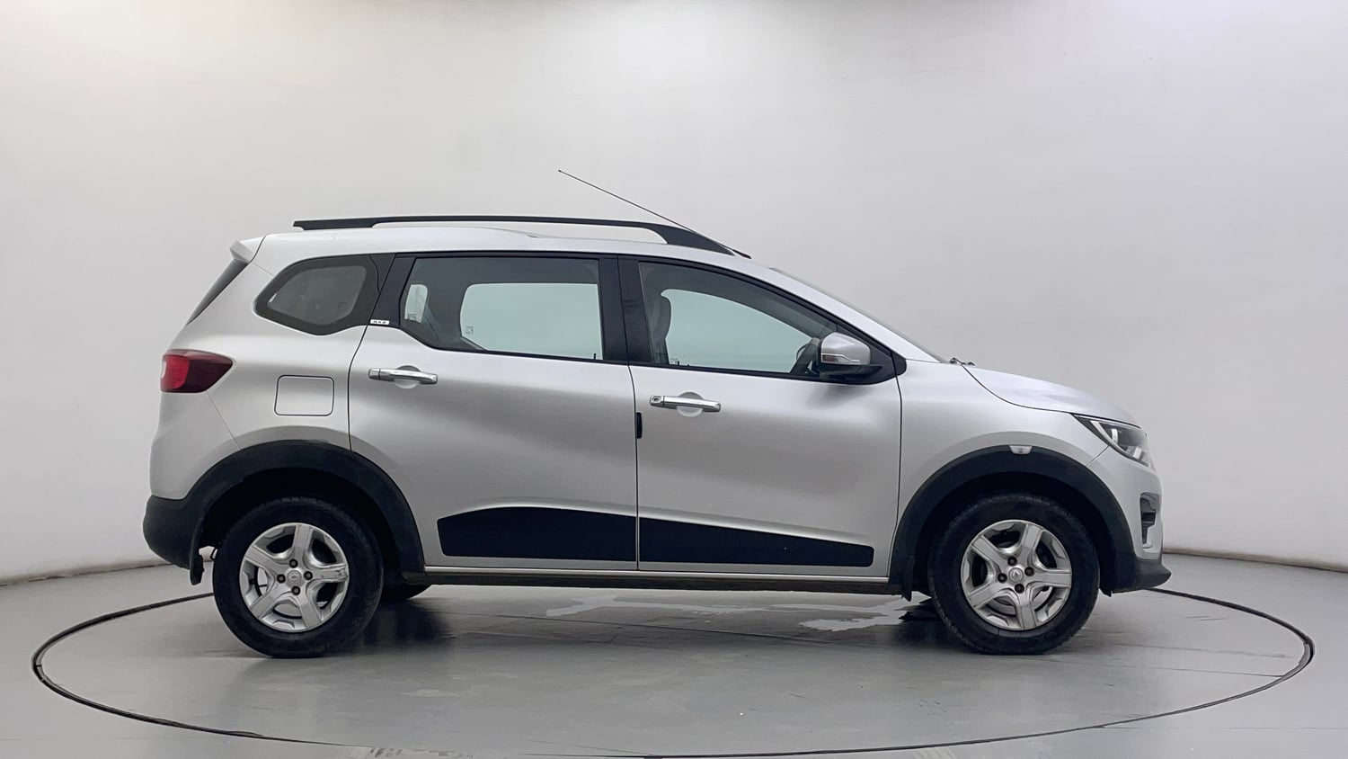 Used 2019 Renault Triber RXZ Petrol Manual exterior RIGHT SIDE VIEW
