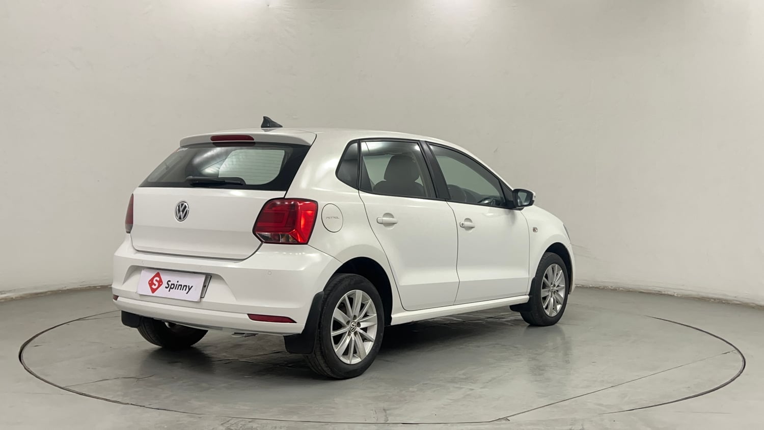 Used 2015 Volkswagen Polo Highline1.2L (P) Petrol Manual exterior RIGHT REAR CORNER VIEW