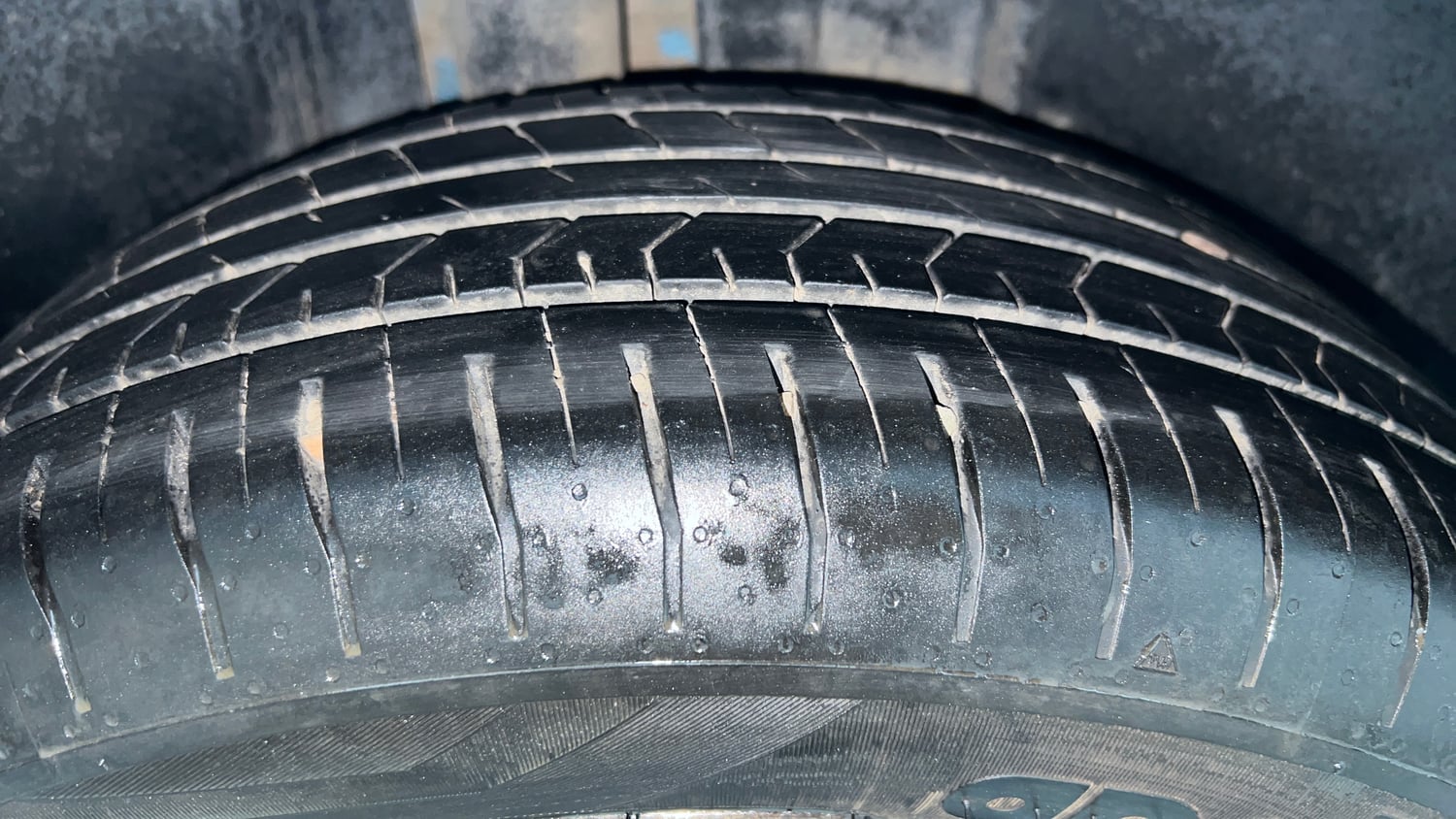 Used 2022 Skoda Slavia Style 1.5L TSI DSG Petrol Automatic tyres RIGHT REAR TYRE TREAD VIEW