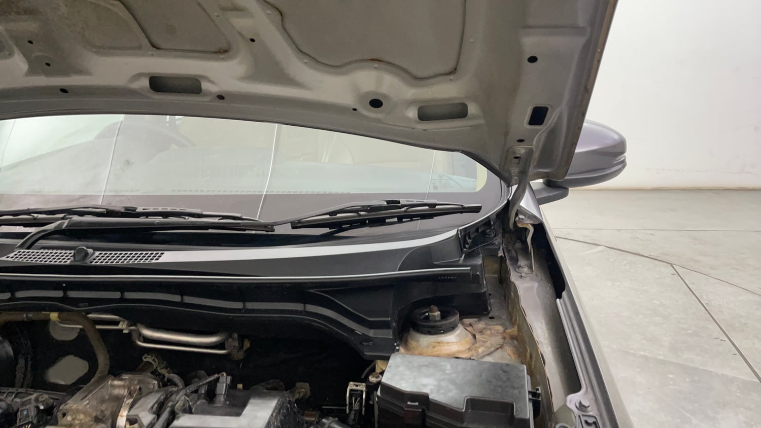 Used 2018 Honda Amaze 1.2 S CVT Petrol Petrol Automatic engine ENGINE LEFT SIDE HINGE & APRON VIEW