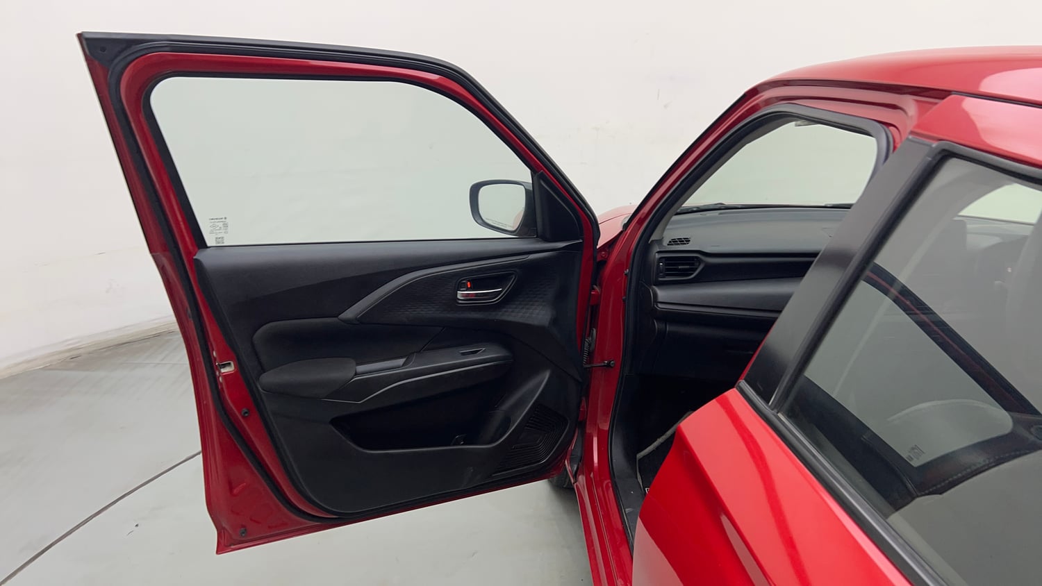 Used 2024 Maruti Suzuki Swift VXi (O) Petrol Manual interior LEFT FRONT DOOR OPEN VIEW