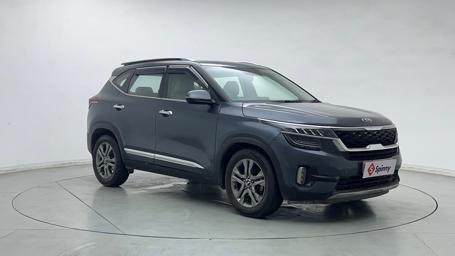 Used 2020 Kia Seltos HTX IVT 1.5 Petrol Automatic exterior RIGHT FRONT CORNER VIEW