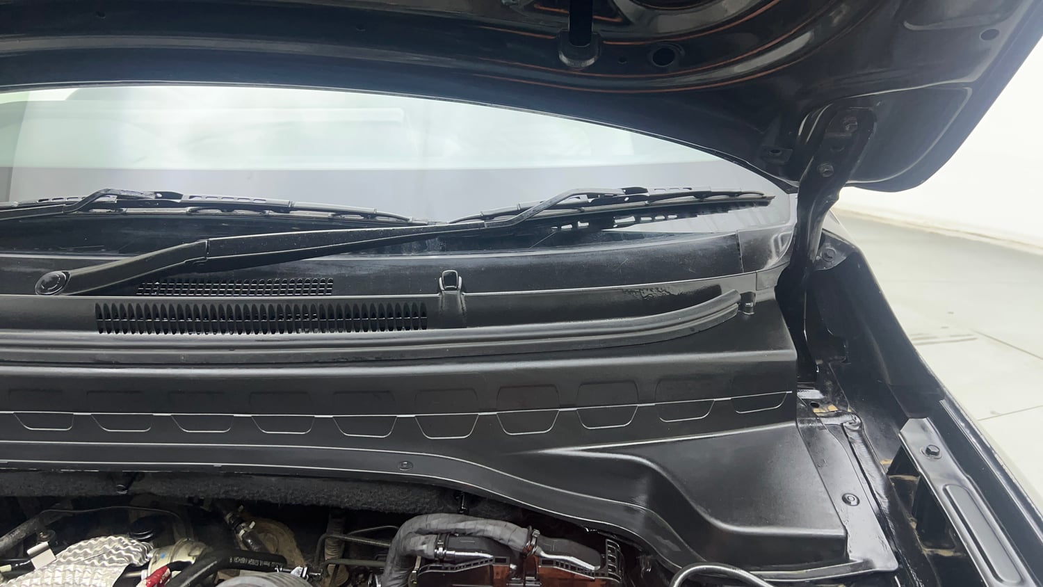 Used 2022 Kia Sonet HTX Plus 1.5 Diesel Manual engine ENGINE LEFT SIDE HINGE & APRON VIEW
