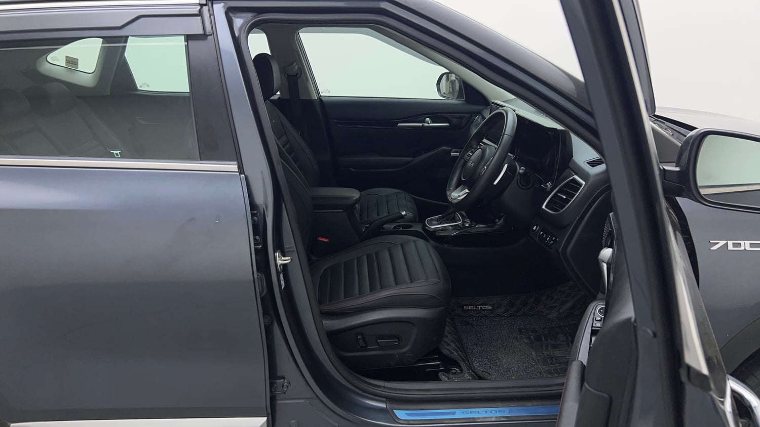 Used 2023 Kia Seltos GTX Plus 1.4 DCT Petrol Automatic interior RIGHT SIDE FRONT DOOR CABIN VIEW