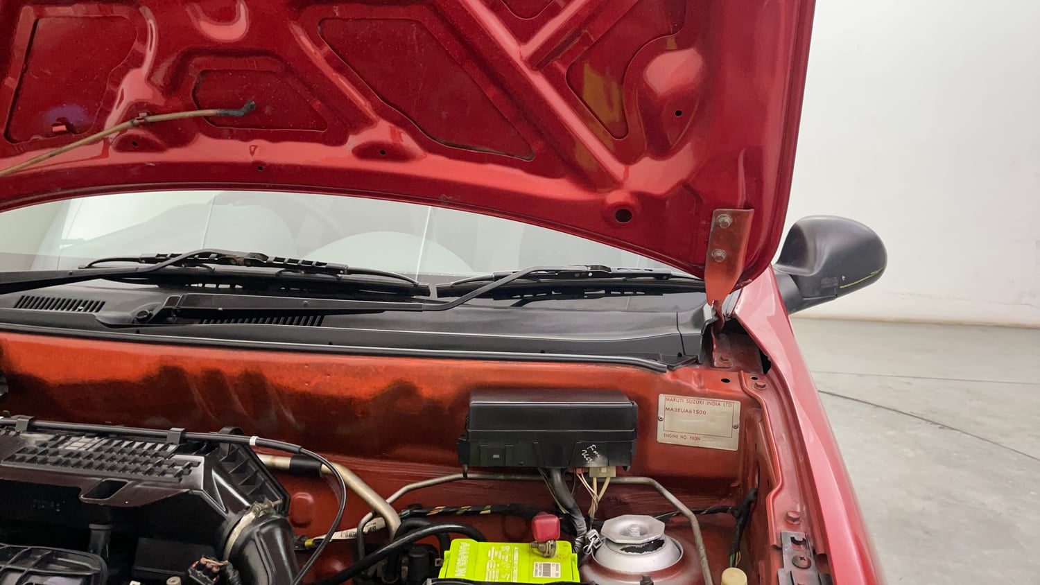 Used 2016 Maruti Suzuki Alto 800 Lxi Petrol Manual engine ENGINE LEFT SIDE HINGE & APRON VIEW
