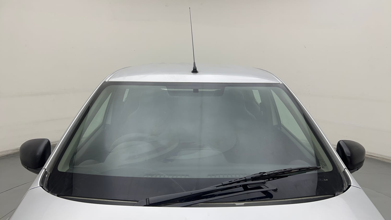 Used 2018 Renault Kwid 1.0 RXL Petrol Manual exterior FRONT WINDSHIELD VIEW