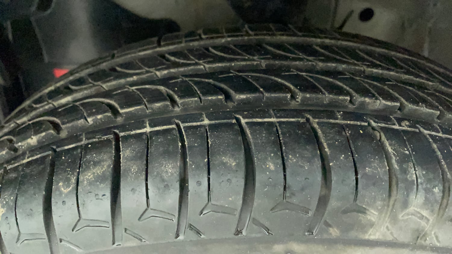 Used 2018 Honda Amaze 1.2 S MT Petrol Petrol Manual tyres LEFT FRONT TYRE TREAD VIEW