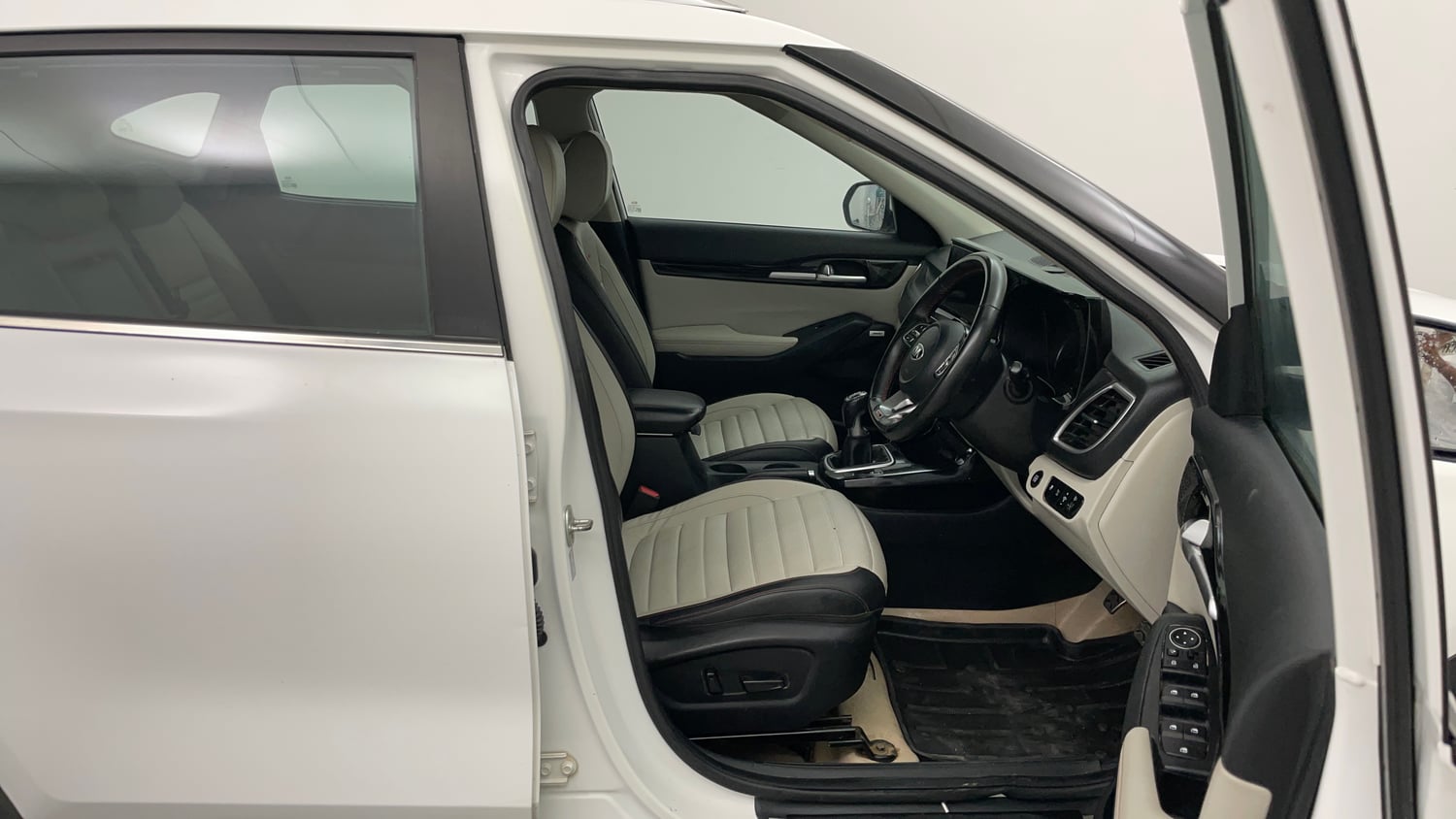 Used 2019 Kia Seltos GTX Plus 1.4 Petrol Manual interior RIGHT SIDE FRONT DOOR CABIN VIEW