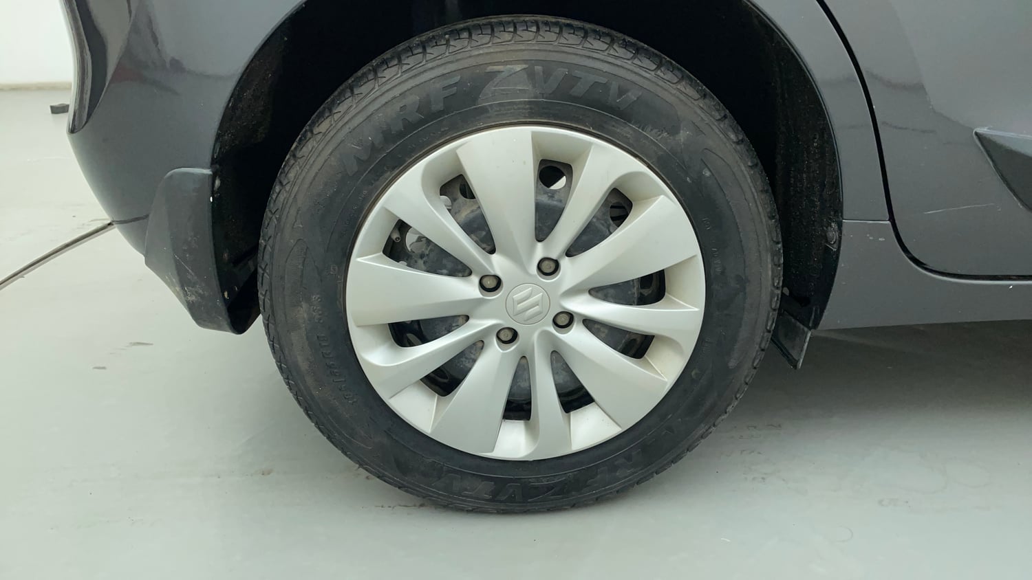 Used 2016 Maruti Suzuki Baleno Delta 1.2 Petrol Manual tyres RIGHT REAR TYRE RIM VIEW