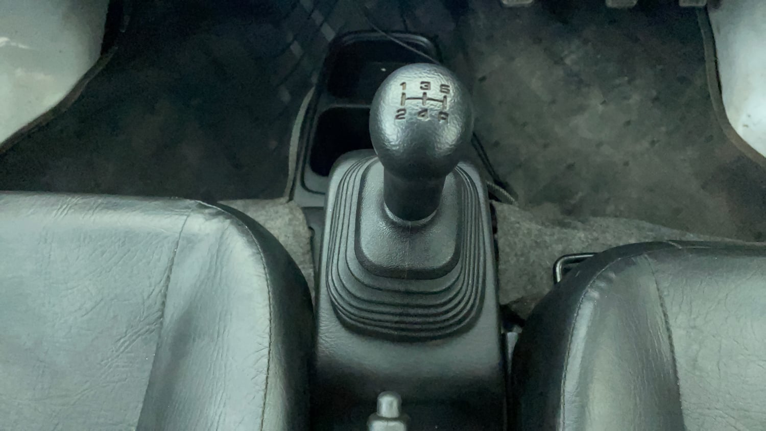 Used 2021 Maruti Suzuki Eeco 5 STR WITH A/C+HTR Petrol Manual interior GEAR  KNOB VIEW