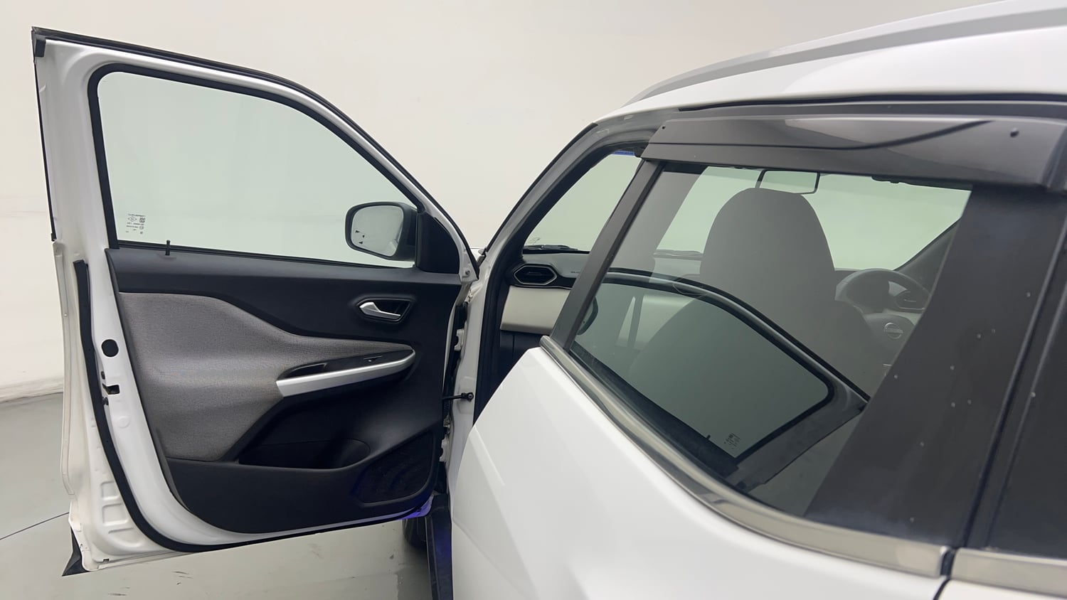 Used 2022 Nissan Magnite XV Turbo Petrol Manual interior LEFT FRONT DOOR OPEN VIEW
