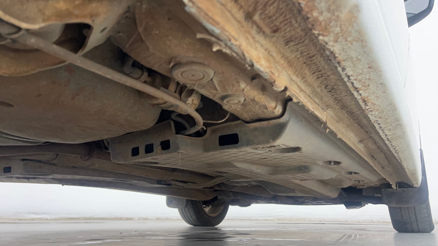 Used 2015 Volkswagen Polo Highline1.2L (P) Petrol Manual extra REAR RIGHT UNDERBODY VIEW