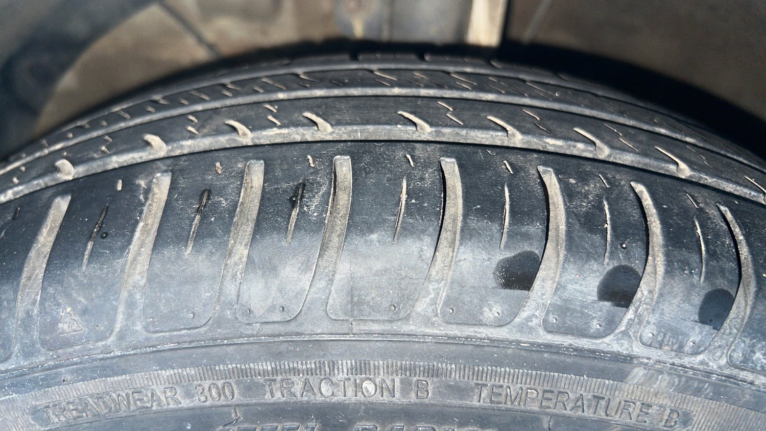 Used 2020 Maruti Suzuki Dzire VXi Petrol Manual tyres LEFT FRONT TYRE TREAD VIEW
