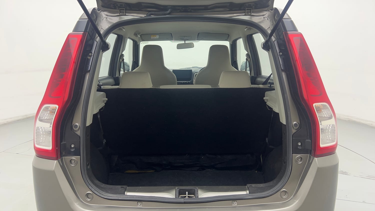 Used 2022 Maruti Suzuki Wagon R LXI 1.0 Petrol Manual interior DICKY INSIDE VIEW