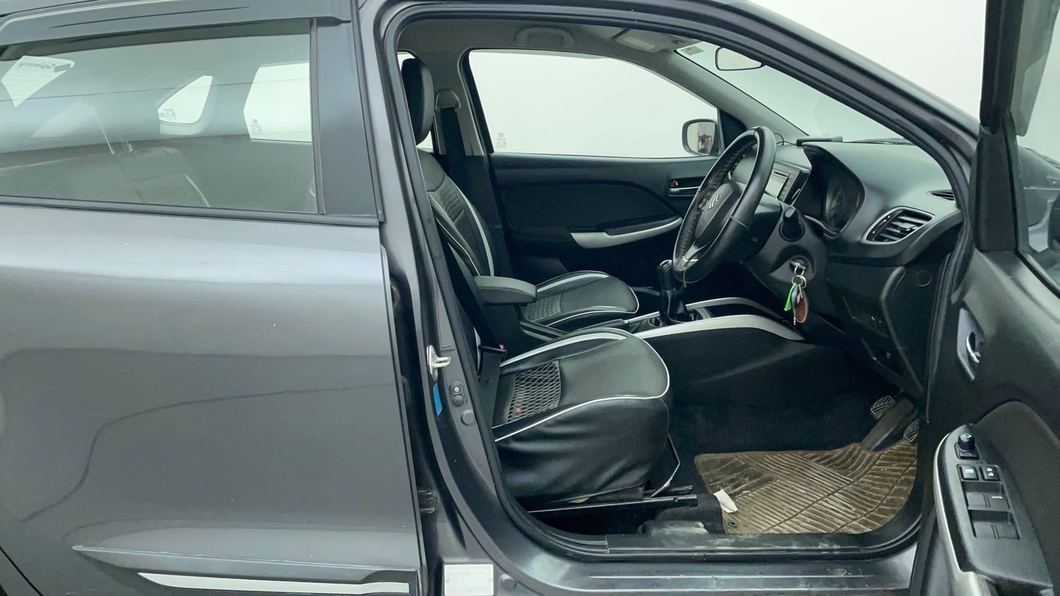 Used 2016 Maruti Suzuki Baleno Delta 1.2 Petrol Manual interior RIGHT SIDE FRONT DOOR CABIN VIEW