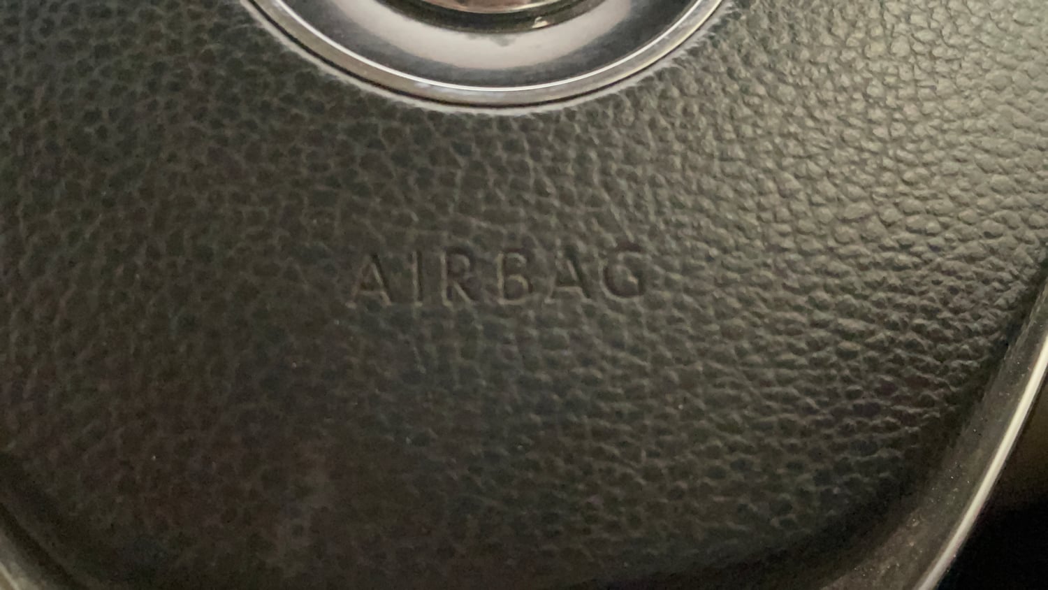 Used 2016 Volkswagen Polo Highline1.5L (D) Diesel Manual top_features Airbags