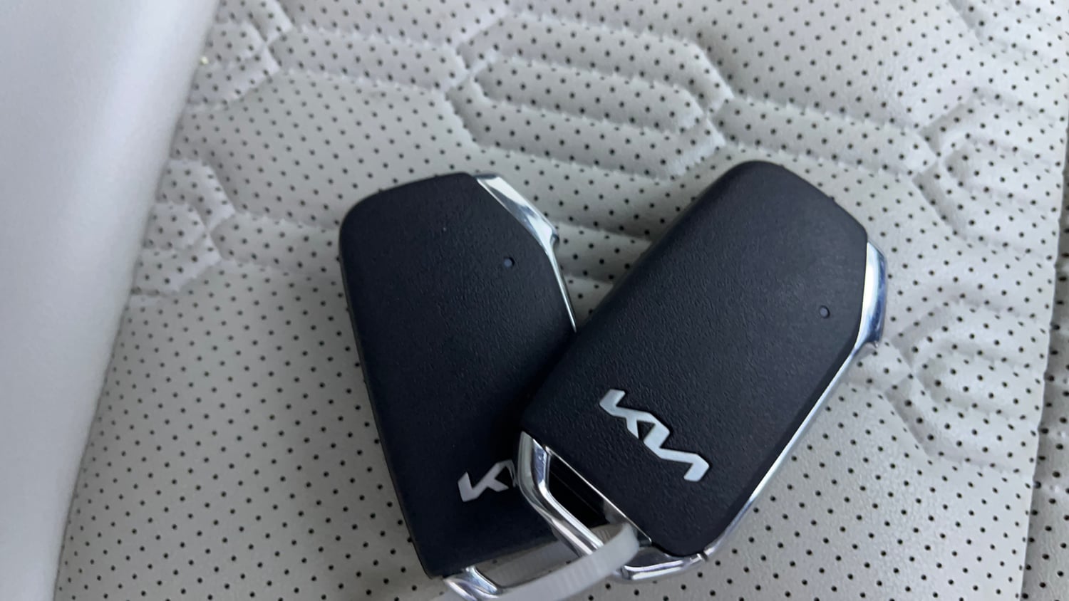 Used 2024 Kia Seltos HTX 1.5 Petrol MT Petrol Manual extra CAR KEY VIEW