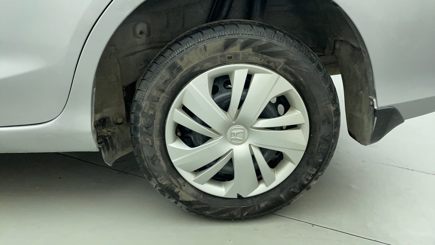 Used 2018 Honda Amaze 1.2 S MT Petrol Petrol Manual tyres LEFT REAR TYRE RIM VIEW